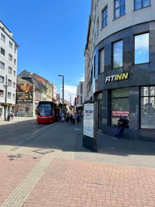 1St May Plaza Bratislava Eksteriør bilde